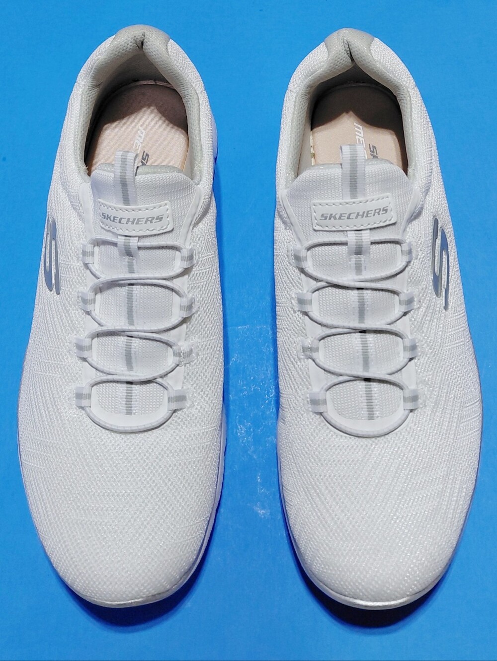 SKECHERS Women's White Slip-On Comfort  Sneakers Size 8.5